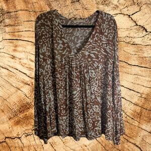 Cotton Bleu XLG long sleeve v neck tan and white rayon woman's casual blouse.